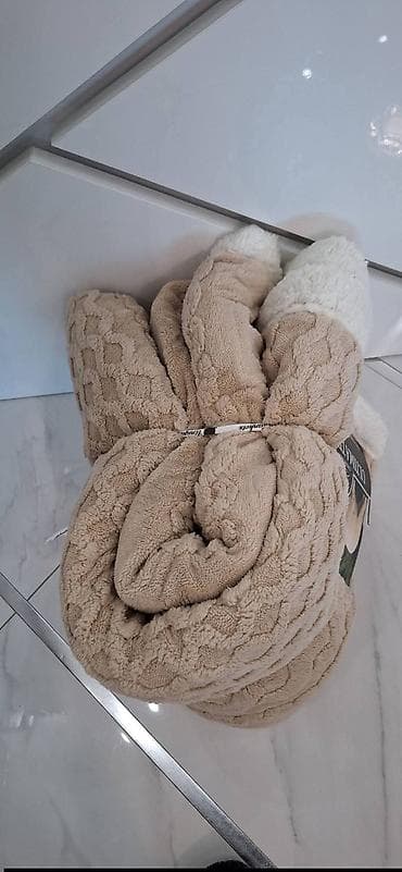 Blankets and Bedspreads: Krznene deke - Ultra mekane, dvoslojne deke: spolja sa reljefnim at lalafo.rs — 5 Blankets and Bedspreads: Krznene deke - Ultra mekane, dvoslojne deke: spolja sa reljefnim — 5