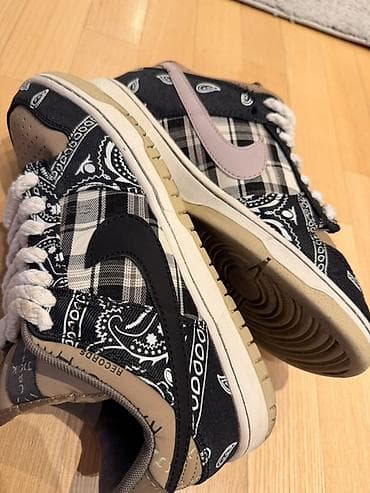 Nike SB Dunk Low “Travis Scott” – patike sa karakterističnim bandana i na lalafo.rs — 4 Nike SB Dunk Low “Travis Scott” – patike sa karakterističnim bandana i — 4