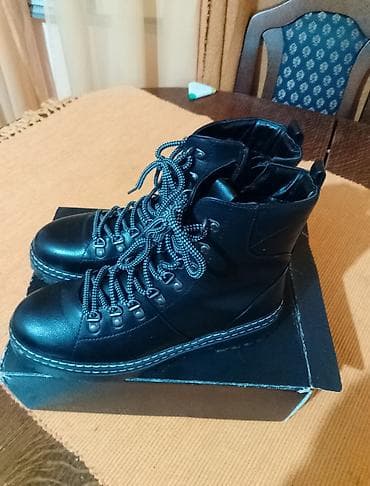 Crne kožne zimske/treking čizme - Materijal: crna koža (gornjište) sa na lalafo.rs — 1 Crne kožne zimske/treking čizme - Materijal: crna koža (gornjište) sa — 1