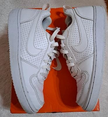 Nike original unisex patike veličina 35. 5 ug 22.5 cm uplata pre na lalafo.rs Nike original unisex patike veličina 35. 5 ug 22.5 cm uplata pre