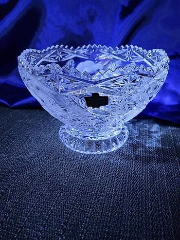 Cinija nova kristak Zajecar rucna obrada iz 70ih. Cinija na lalafo.rs Cinija nova kristak Zajecar rucna obrada iz 70ih. Cinija