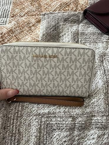 zenske broj: Michael Kors ženski novčanik/kaišna torbica sa ručnom podelom at lalafo.rs — 2 zenske broj: Michael Kors ženski novčanik/kaišna torbica sa ručnom podelom — 2