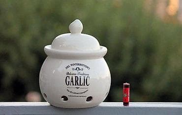 Vintage Butlers Mrs. Winterbottom's Garlic Pot Original na lalafo.rs Vintage Butlers Mrs. Winterbottom's Garlic Pot Original