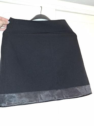 Crna mini suknja A-kroja - Klasičan crni model, ravnih linija - Visok na lalafo.rs — 3 Crna mini suknja A-kroja - Klasičan crni model, ravnih linija - Visok — 3