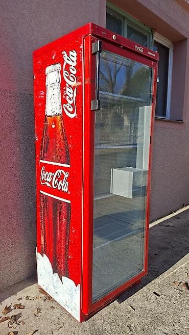 Profesionalni rashladni vitrina/hladilnik za piće – Liebherr Coca‑Cola na lalafo.rs Profesionalni rashladni vitrina/hladilnik za piće – Liebherr Coca‑Cola