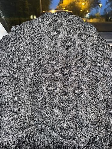 Crni pleteni džemper/pončo sa resama ZARA - Boja: crna - Kroj: širi na lalafo.rs — 4 Crni pleteni džemper/pončo sa resama ZARA - Boja: crna - Kroj: širi — 4