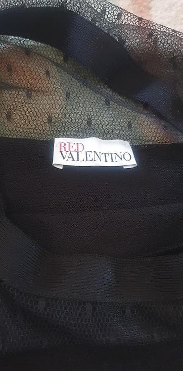 Red VALENTINO original haljina. Dugih rukava, knit, til je na ramenima na lalafo.rs — 5 Red VALENTINO original haljina. Dugih rukava, knit, til je na ramenima — 5