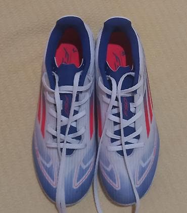 Adidas patike za fudbal,vel.40,5.Vrlo malo nošene,očuvane,kao nove na lalafo.rs — 4 Adidas patike za fudbal,vel.40,5.Vrlo malo nošene,očuvane,kao nove — 4