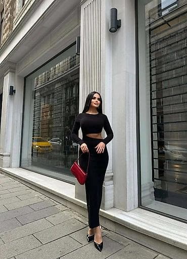 Rebrasta pletena haljina s izrezom na struku - Model: uska midi na lalafo.rs — 4 Rebrasta pletena haljina s izrezom na struku - Model: uska midi — 4