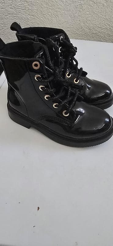 H&M decije cizmice! Lakovane, skroz malo nošene, ocuvane na lalafo.rs — 1 H&M decije cizmice! Lakovane, skroz malo nošene, ocuvane — 1