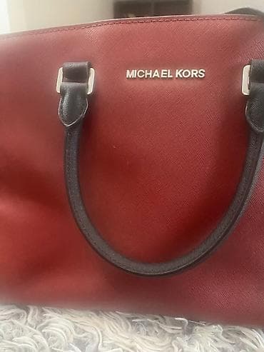 Torba Michael Kors – elegantan model od saffiano kože u kombinaciji na lalafo.rs — 2 Torba Michael Kors – elegantan model od saffiano kože u kombinaciji — 2