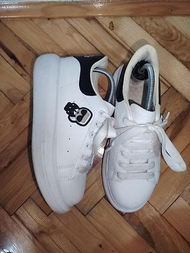 Karl Lagerfeld bele patike sa crnim detaljima - Model: niske na lalafo.rs — 4 Karl Lagerfeld bele patike sa crnim detaljima - Model: niske — 4