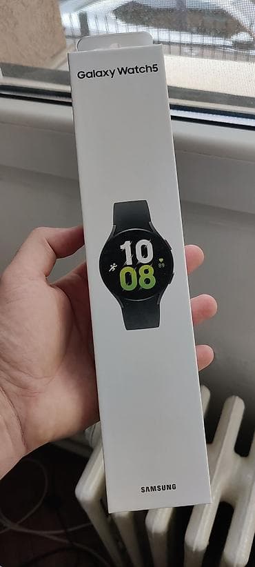 Samsung Galaxy Watch5 (model SM-R910), boja Graphite. Ključne na lalafo.rs — 1 Samsung Galaxy Watch5 (model SM-R910), boja Graphite. Ključne — 1