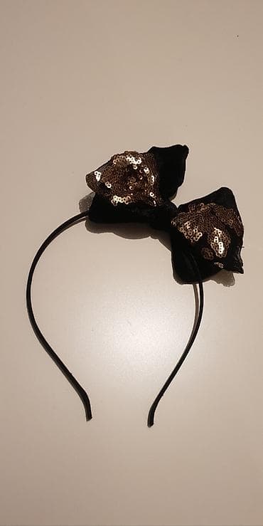 Accessories: Rajf za kosu sa mašnama. Crno/zlatna kombinacija, luj viton/crna 2x at lalafo.rs — 8 Accessories: Rajf za kosu sa mašnama. Crno/zlatna kombinacija, luj viton/crna 2x — 8