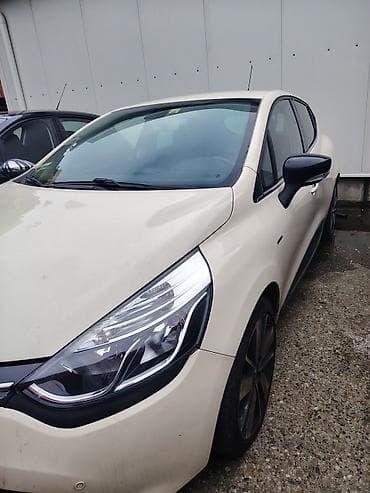 Transport: Renault Clio – hečbek sa 5 vrata, bež spoljašnjost, crni detalji i at lalafo.rs — 3 Transport: Renault Clio – hečbek sa 5 vrata, bež spoljašnjost, crni detalji i — 3