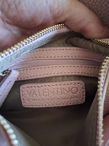 Valentino by Mario Valentino torba – svetloružičasta, zrnaste teksture na lalafo.rs Valentino by Mario Valentino torba – svetloružičasta, zrnaste teksture