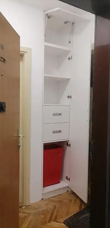 Ormar 40 🚪 Moderan i praktičan ormar izrađen od univera debljine 18 na lalafo.rs Ormar 40 🚪 Moderan i praktičan ormar izrađen od univera debljine 18