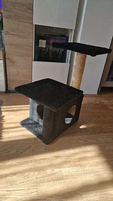 Grebalica za macke sa kucicom na lalafo.rs Grebalica za macke sa kucicom