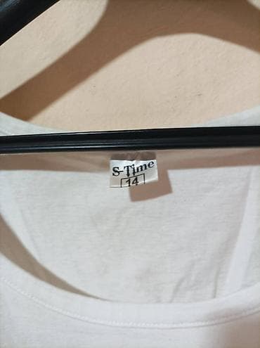 Na prodaju majica bez rukava, za uzrast 14 godina, kao nova na lalafo.rs — 2 Na prodaju majica bez rukava, za uzrast 14 godina, kao nova — 2