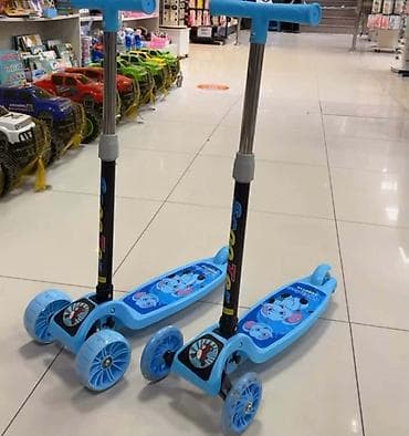 Dečiji trotinet na tri točka – plavi - Stabilna konstrukcija sa tri na lalafo.rs — 1 Dečiji trotinet na tri točka – plavi - Stabilna konstrukcija sa tri — 1