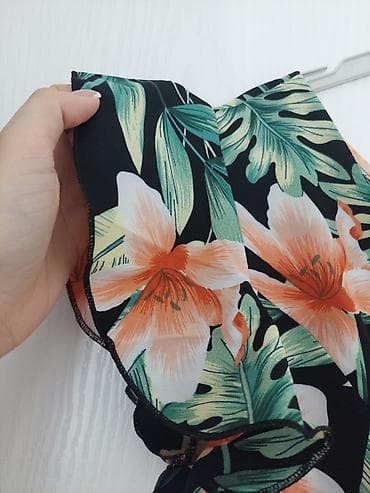 Kombinezon sa v izrezom, S veličina, potpuno nov i lagan na lalafo.rs — 5 Kombinezon sa v izrezom, S veličina, potpuno nov i lagan — 5