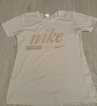 - Kroj: klasičan, okrugli izrez, kratki rukavi - Materijal: meki na lalafo.rs - Kroj: klasičan, okrugli izrez, kratki rukavi - Materijal: meki