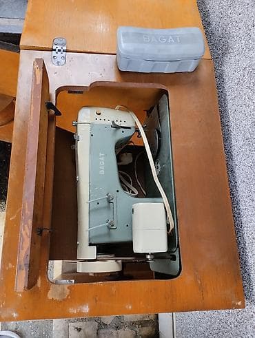 Bagat šivaća mašina u originalnom drvenom kabinetu - Model: Bagat at lalafo.rs — 1 Bagat šivaća mašina u originalnom drvenom kabinetu - Model: Bagat — 1