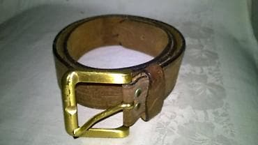 Kaiš zenski Levis,od prirodne kože,duzina 95 cm,širine 3,8 cm., ocuvan na lalafo.rs Kaiš zenski Levis,od prirodne kože,duzina 95 cm,širine 3,8 cm., ocuvan