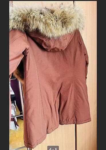 . Jakna S nova nošena par puta sa pravim krznom polarne lisice može se na lalafo.rs — 4 . Jakna S nova nošena par puta sa pravim krznom polarne lisice može se — 4