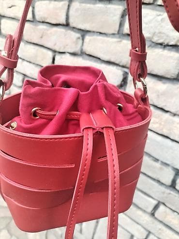 zenske original guess: Mala kozna torba nova
24*16 na lalafo.rs — 4 zenske original guess: Mala kozna torba nova
24*16 — 4