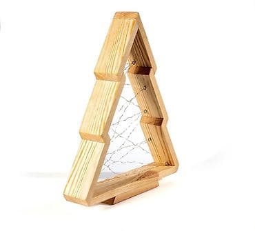 Drvena dekorativna jelka sa integrisanim LED svetlima, idealna za na lalafo.rs — 2 Drvena dekorativna jelka sa integrisanim LED svetlima, idealna za — 2