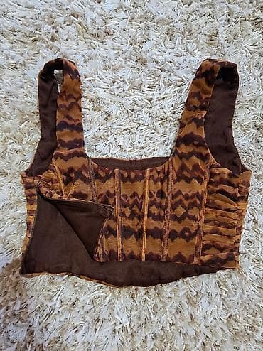 Nov Zara crop top bez etikete. - Model: kroj inspirisan korsetom, sa na lalafo.rs — 3 Nov Zara crop top bez etikete. - Model: kroj inspirisan korsetom, sa — 3