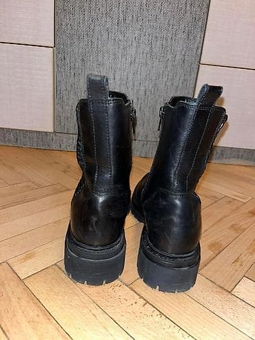 Crne kožne čizme – Geox - Model: kratke čizme - Materijal spolja at lalafo.rs — 4 Crne kožne čizme – Geox - Model: kratke čizme - Materijal spolja — 4