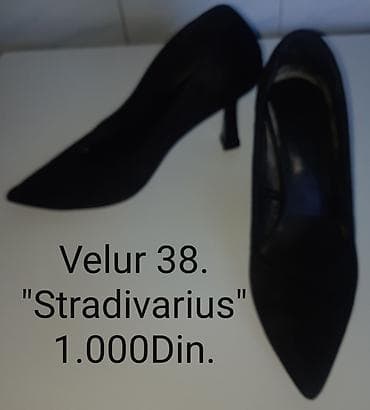 Stradivarius ženske salonke od velura, crne boje. - Broj: 38 - na lalafo.rs Stradivarius ženske salonke od velura, crne boje. - Broj: 38 -