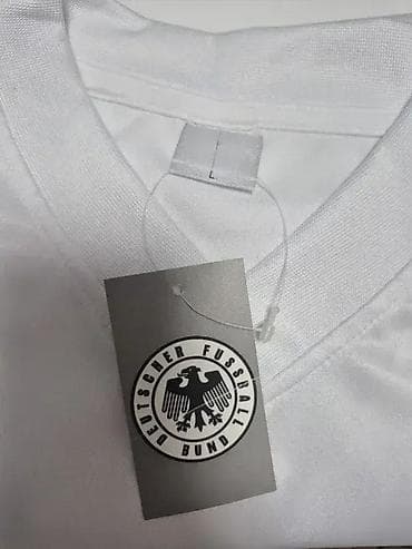 Deutscher Fussbal bund majica, nova, u odličnom stanju. Veličina L na lalafo.rs — 4 Deutscher Fussbal bund majica, nova, u odličnom stanju. Veličina L — 4