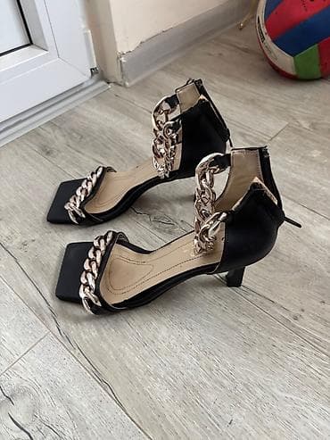 Ženske sandale sa štiklom i lancem - Boja: crna sa metalik detaljima na lalafo.rs — 3 Ženske sandale sa štiklom i lancem - Boja: crna sa metalik detaljima — 3