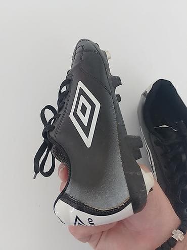 Umbro kopačke za fudbal na travi (FG) - Model sa fiksnim kramponima at lalafo.rs — 6 Umbro kopačke za fudbal na travi (FG) - Model sa fiksnim kramponima — 6