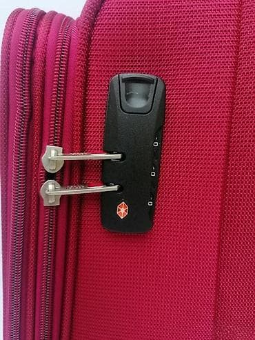 Travel suitcases and bags: Veliki putni kofer na točkiće – tekstilni, crvene boje - Prostrana at lalafo.rs — 1 Travel suitcases and bags: Veliki putni kofer na točkiće – tekstilni, crvene boje - Prostrana — 1