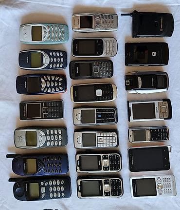 Kolekcija klasičnih mobilnih telefona – više komada različitih na lalafo.rs — 2 Kolekcija klasičnih mobilnih telefona – više komada različitih — 2
