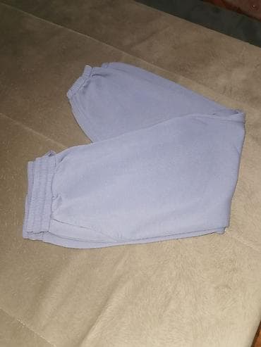 Baggy trenerka. Xl. Pamuk.Nema ostecenja Fixna je cena na lalafo.rs Baggy trenerka. Xl. Pamuk.Nema ostecenja Fixna je cena