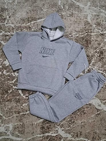 Nike komplet trenerke sa kapuljačom - Dvodijelni set: dukserica s na lalafo.rs — 7 Nike komplet trenerke sa kapuljačom - Dvodijelni set: dukserica s — 7