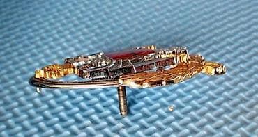 dve suknje po: Značka za šapku i bere vida Kopnene vojske za oficire 2012. Značka za at lalafo.rs — 3 dve suknje po: Značka za šapku i bere vida Kopnene vojske za oficire 2012. Značka za — 3