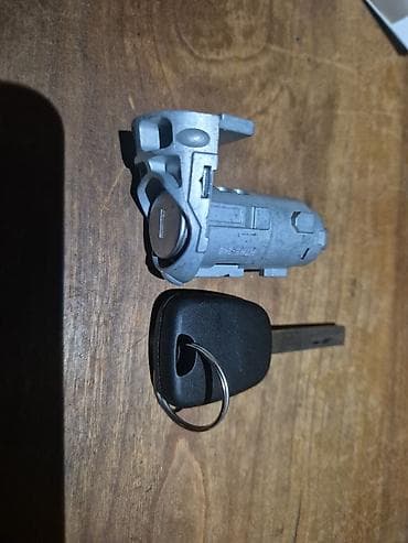 Ulozak brave vozacevih levih vrata Opel Movano B Reno Master 3 - na lalafo.rs Ulozak brave vozacevih levih vrata Opel Movano B Reno Master 3 -