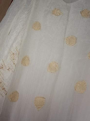 Svečana bela bluza dugih rukava, sa zlatnim aplikacijama Prelepa na lalafo.rs — 4 Svečana bela bluza dugih rukava, sa zlatnim aplikacijama Prelepa — 4