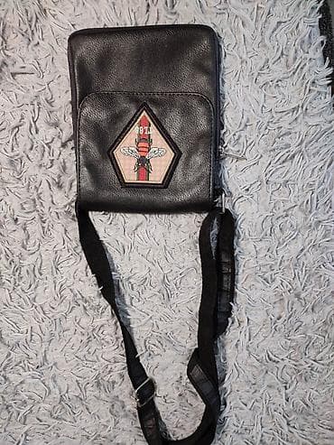 Muške torbice
Snižena Cena 1500 din at lalafo.rs — 2 Muške torbice
Snižena Cena 1500 din — 2