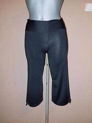 TRIČETVRT TRENERKA Trenerka crne boje, M veličine. Dole ima učkure za na lalafo.rs — 1 TRIČETVRT TRENERKA Trenerka crne boje, M veličine. Dole ima učkure za — 1