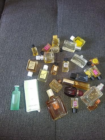 Kolekcija mini parfema i toaletnih voda – razni brendovi i formati - na lalafo.rs Kolekcija mini parfema i toaletnih voda – razni brendovi i formati -