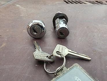 Brava vrata i gepeka sa dva kljuca Lada 2107 Riva, Lada 2105, Lada at lalafo.rs — 2 Brava vrata i gepeka sa dva kljuca Lada 2107 Riva, Lada 2105, Lada — 2