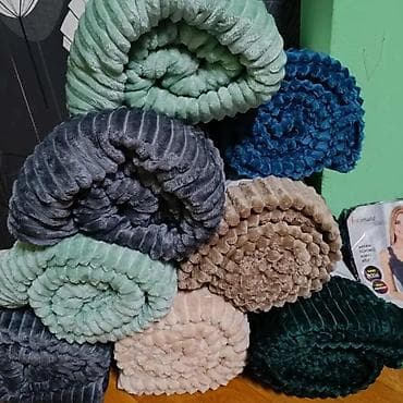 Mekane plis ćebad – rebrasta (chenille) tekstura, mnogo topla i na lalafo.rs — 1 Mekane plis ćebad – rebrasta (chenille) tekstura, mnogo topla i — 1