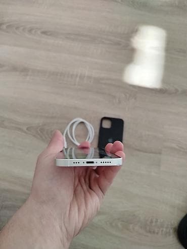 Apple iPhone 12, 6.1" Super Retina XDR OLED ekran. Boja: bela. Dve na lalafo.rs — 4 Apple iPhone 12, 6.1" Super Retina XDR OLED ekran. Boja: bela. Dve — 4